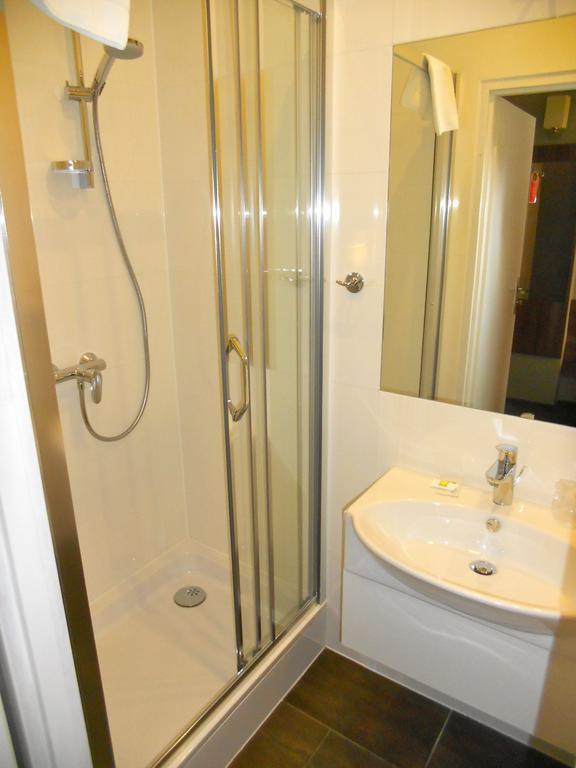 Hotel Srodmiejski Ζιελόνα Γκόρα Δωμάτιο φωτογραφία